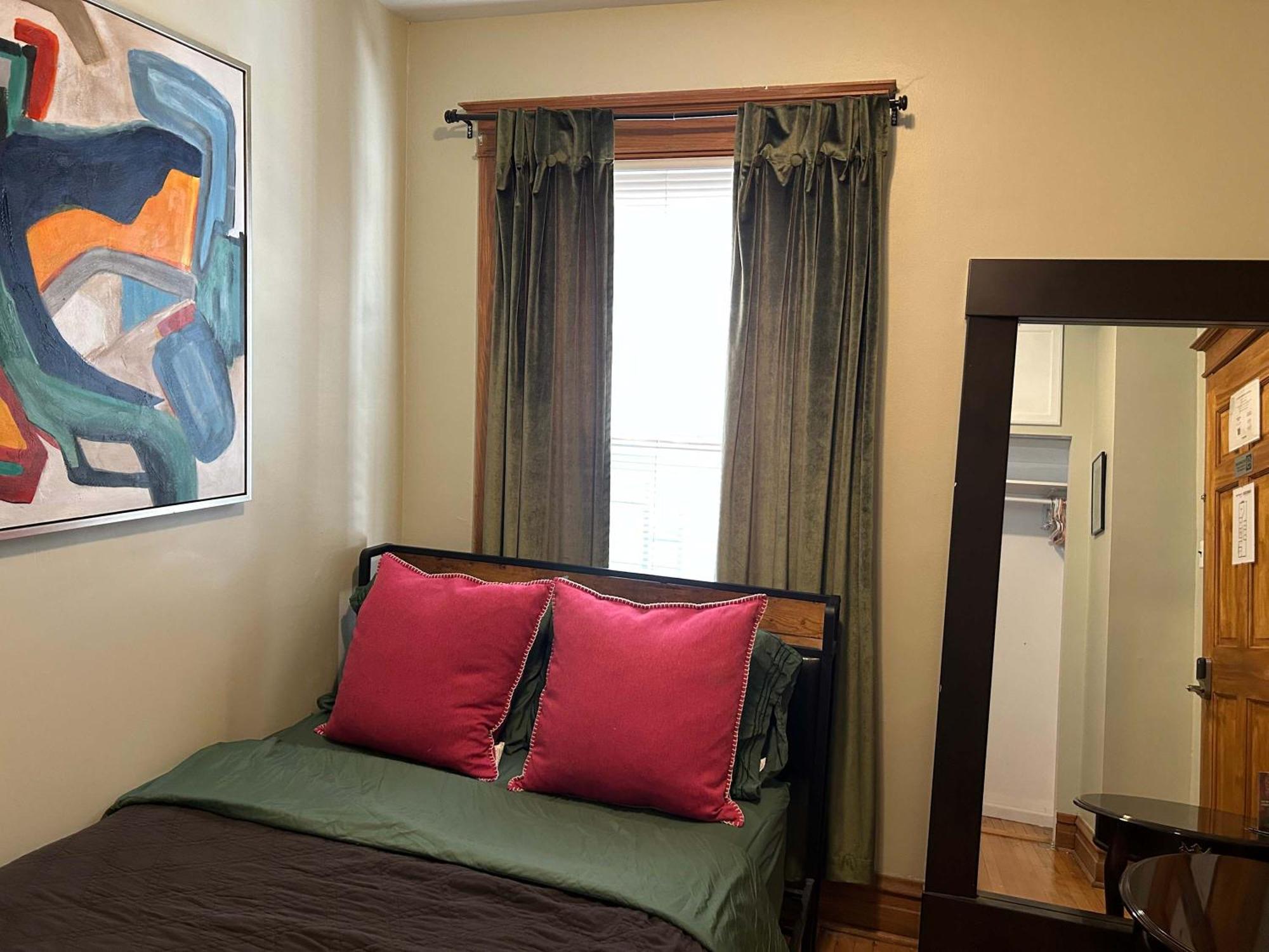 Green Room In Dorothys Bnb シカゴ エクステリア 写真